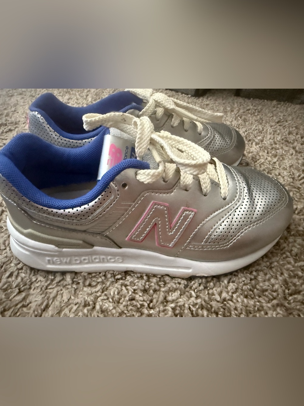 New Balance Kids Silver Sneakers with Pink Logo and Blue Lining
